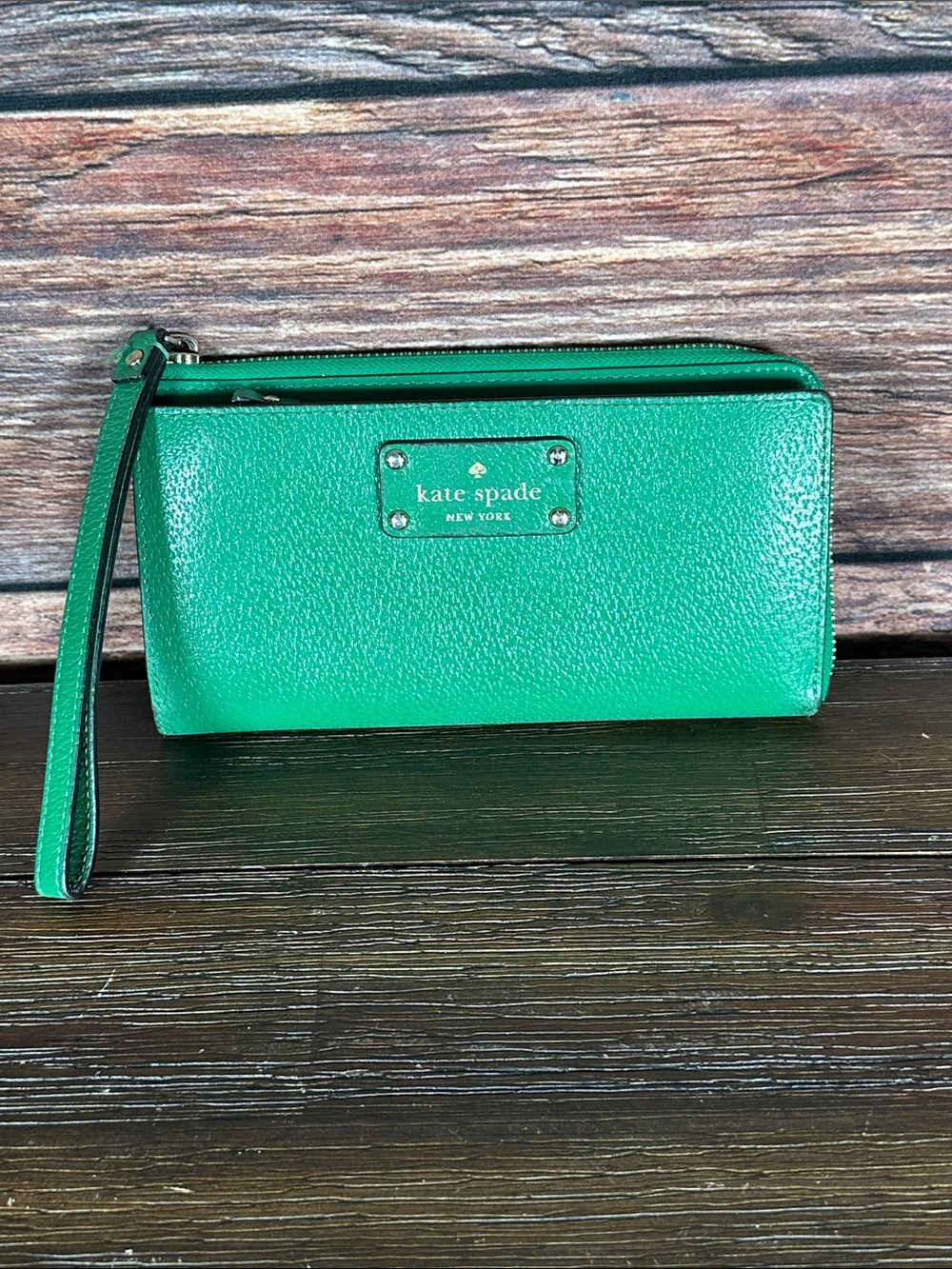 kate spade Green Zip Around Pebbled Leather Wristlet Wallet